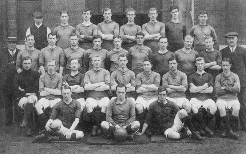1910-11 squad picture