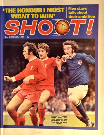 Tommy Smith and Emlyn Hughes on the cover of Shoot! on 2 October 1971