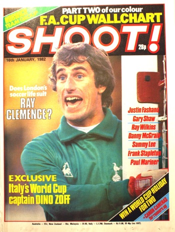 Ray Clemence on the cover of Shoot!