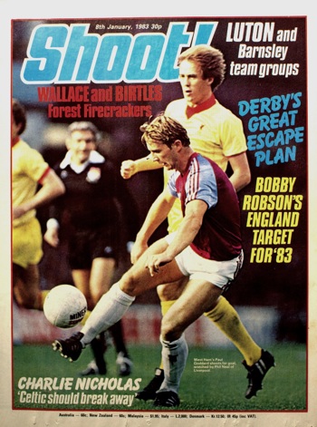 Phil Neal on the cover of Shoot! 8 January 1983