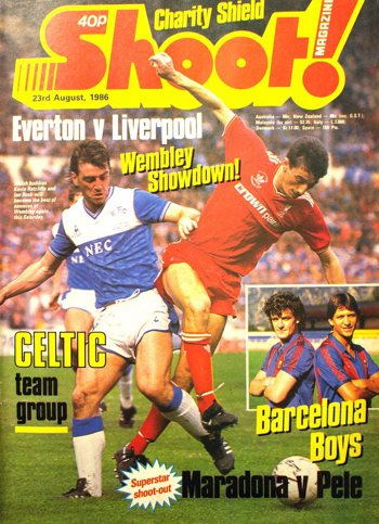 Kevin Ratcliffe and Ian Rush clashing on the cover of Shoot!